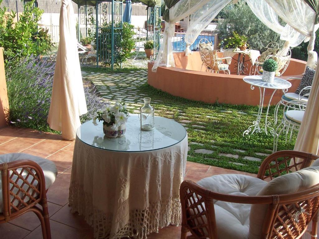 Laurel De La Reina Bed & Breakfast - Boutique La Zubia  Eksteriør billede