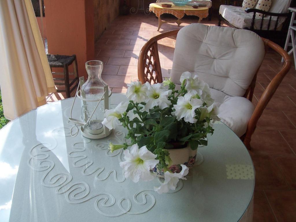 Laurel De La Reina Bed & Breakfast - Boutique La Zubia  Eksteriør billede