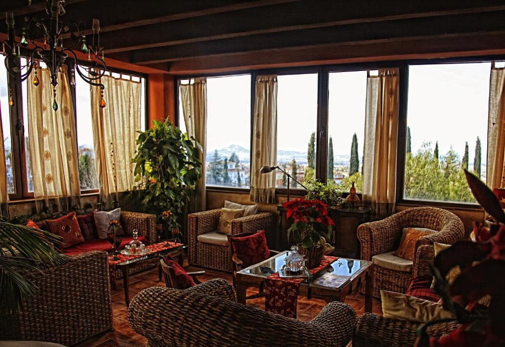 Laurel De La Reina Bed & Breakfast - Boutique La Zubia  Eksteriør billede