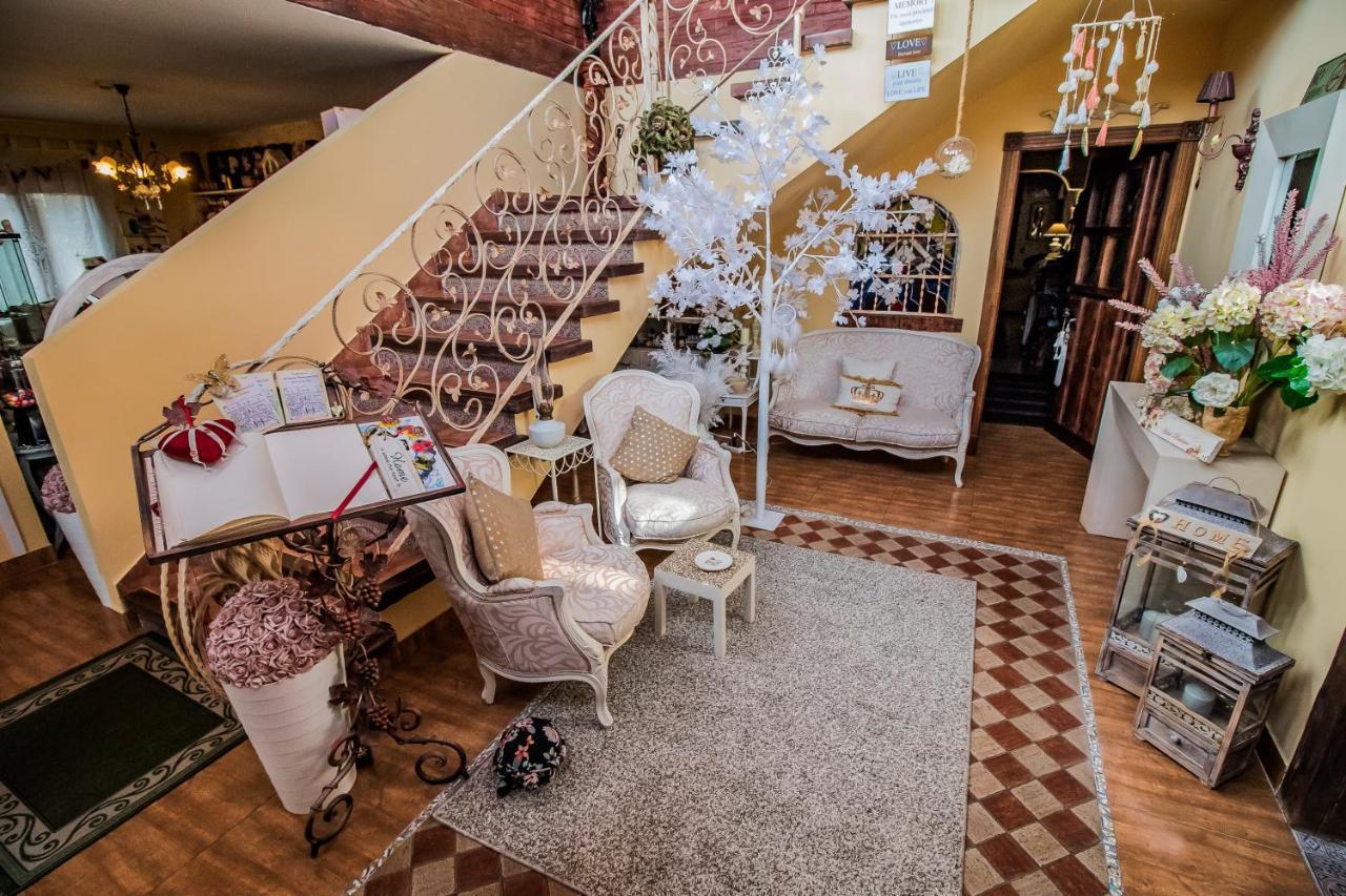Laurel De La Reina Bed & Breakfast - Boutique La Zubia  Eksteriør billede